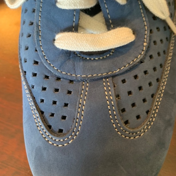 Mephisto Rebeca Perf Nubuck Women's Sneakers - Picture 5 of 6